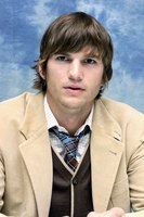 Ashton Kutcher Sweatshirt #2212832