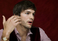 Ashton Kutcher Longsleeve T-shirt #2290080