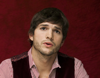 Ashton Kutcher Longsleeve T-shirt #2290082
