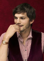 Ashton Kutcher Longsleeve T-shirt #2290087