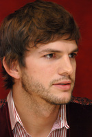 Ashton Kutcher Longsleeve T-shirt #2317946