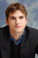 Ashton Kutcher Longsleeve T-shirt #2317955