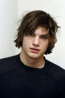 Ashton Kutcher Longsleeve T-shirt #2317958