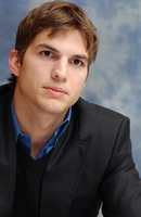 Ashton Kutcher Longsleeve T-shirt #2317964