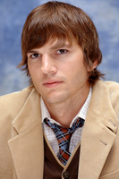Ashton Kutcher Longsleeve T-shirt #2317968