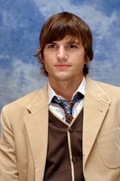 Ashton Kutcher Longsleeve T-shirt #2317971