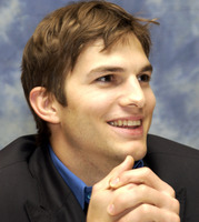 Ashton Kutcher Longsleeve T-shirt #2317974