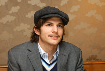 Ashton Kutcher tote bag #G645271