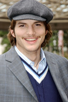 Ashton Kutcher Longsleeve T-shirt #2318015