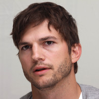 Ashton Kutcher t-shirt #2342069