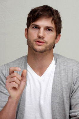 Ashton Kutcher tote bag #G666657
