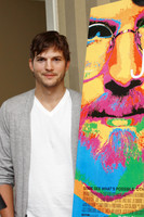 Ashton Kutcher Longsleeve T-shirt #2342077