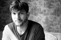 Ashton Kutcher tote bag #G670476