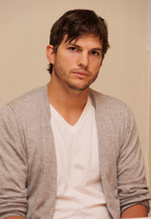Ashton Kutcher t-shirt #2363857