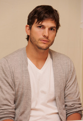 Ashton Kutcher Mouse Pad 2363857