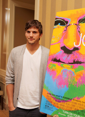 Ashton Kutcher puzzle 2363860