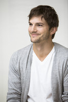 Ashton Kutcher Sweatshirt #2363863