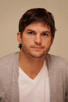 Ashton Kutcher Sweatshirt #2363865