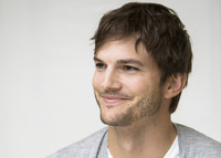 Ashton Kutcher t-shirt #2363867