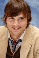 Ashton Kutcher Longsleeve T-shirt #2409232