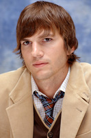 Ashton Kutcher Longsleeve T-shirt #2409233