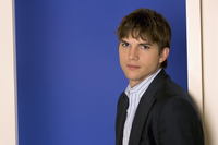 Ashton Kutcher Longsleeve T-shirt #3267231