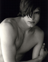 Ashton Kutcher Longsleeve T-shirt #3662817