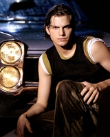 Ashton Kutcher Longsleeve T-shirt #3662826