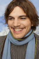 Ashton Kutcher Longsleeve T-shirt #3821106