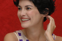 Audrey Tautou Longsleeve T-shirt #2290684