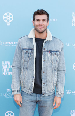 Austin Stowell Poster 2822477