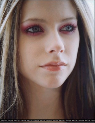 Avril Lavigne Poster 1249136
