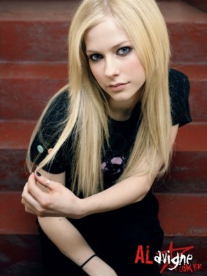Avril Lavigne Poster 1249142