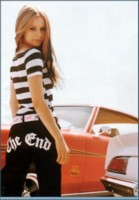 Avril Lavigne Sweatshirt #1298768