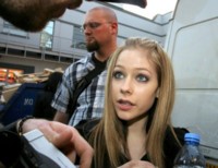 Avril Lavigne Sweatshirt #1309887