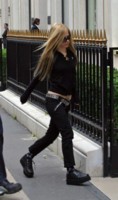 Avril Lavigne Sweatshirt #1309926