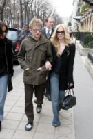 Avril Lavigne Sweatshirt #1379216