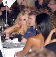 Avril Lavigne Sweatshirt #1440891