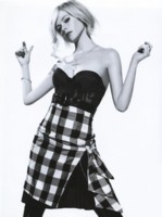 Avril Lavigne Sweatshirt #1450359