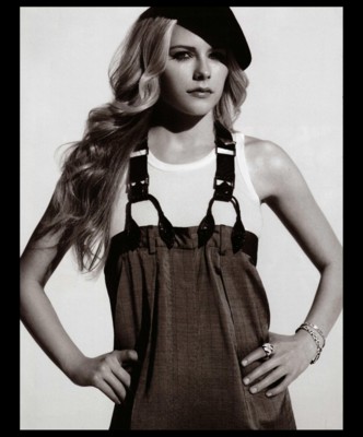 Avril Lavigne Poster 1469582