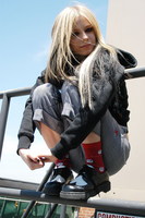 Avril Lavigne Sweatshirt #2067484