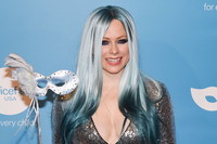 Avril Lavigne longsleeve t-shirt #3907469