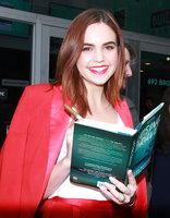 Bailee Madison Longsleeve T-shirt #3101570