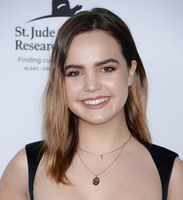 Bailee Madison Longsleeve T-shirt #3770672