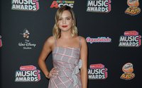 Bailee Madison Sweatshirt #3782059