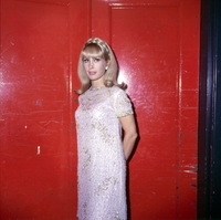 Barbara Eden magic mug #G838155