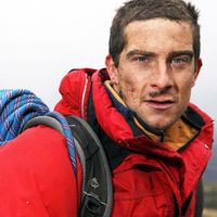 Bear Grylls Longsleeve T-shirt #2368596