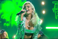 Bebe Rexha Longsleeve T-shirt #2810377