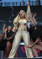Bebe Rexha Longsleeve T-shirt #2810384