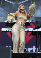 Bebe Rexha longsleeve t-shirt #2810489